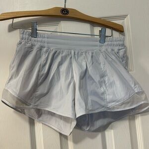 Lululemon Hotty hot low rise short II 4 in